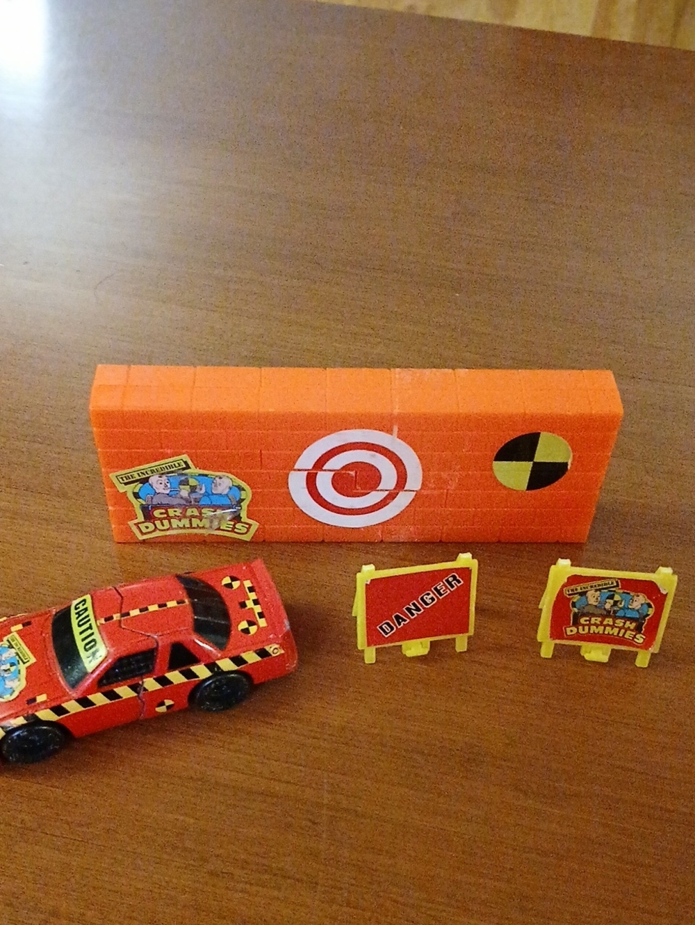 Vintage 1992 Matchbox Crash Test Dummies Car And Accessories Signs /Wall